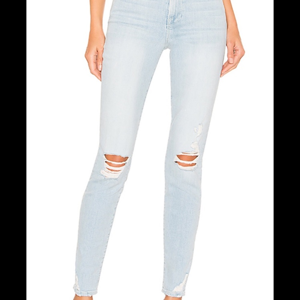 ⭐️🎉💫Host Pick. Frame Le High Skinny Distressed Jeans